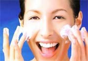 鼻子兩側(cè)長(zhǎng)痘的原因是什么？如何去除鼻子兩側(cè)的痘？