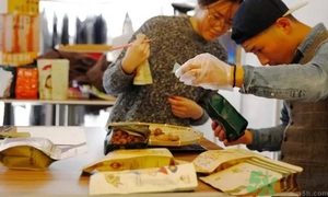 三只松鼠和百草味哪個好？三只松鼠和百草味哪個好吃？