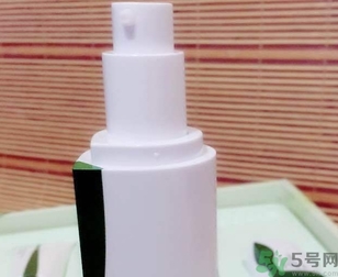 韓后茶蕊嫩白系列適合什么膚質(zhì)？韓后茶蕊baby白適合敏感肌嗎？