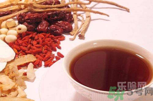 黃芪當(dāng)歸可以泡水喝嗎？黃芪當(dāng)歸泡水喝有什么功效？