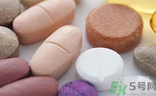 鈣片和維生素c可以一起吃嗎？鈣片和維生素一起吃好不好？