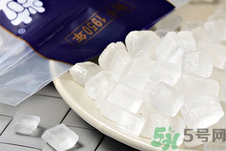 冰糖和白糖紅糖有什么區(qū)別？冰糖和普通糖有什么區(qū)別？