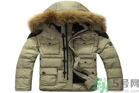 羽絨服怎么洗？白色羽絨服怎么洗？