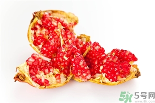 石榴里面白色的能吃嗎？石榴里面的籽可以吃嗎？