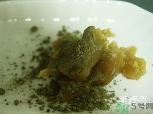 水晶月餅用的什么粉？水晶月餅的做法及配方