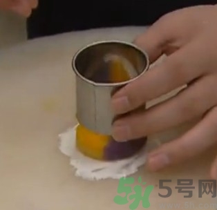 水晶月餅用的什么粉？水晶月餅的做法及配方