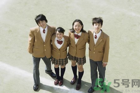 初中生女生的標(biāo)準(zhǔn)胸圍是多少？初中女生正常胸圍是多少？