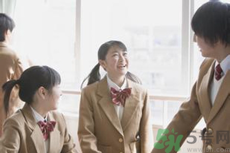 初中生女生的標(biāo)準(zhǔn)胸圍是多少？初中女生正常胸圍是多少？