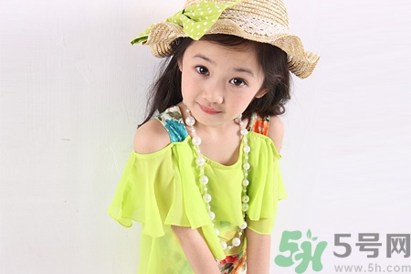 9歲女生的標(biāo)準(zhǔn)身高體重是多少？9歲女生正常身高體重是多少？