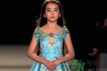 9歲女生的標(biāo)準(zhǔn)身高體重是多少？9歲女生正常身高體重是多少？
