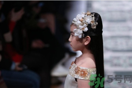 9歲女生的標(biāo)準(zhǔn)身高體重是多少？9歲女生正常身高體重是多少？