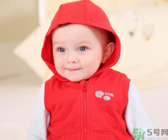九月份出生的寶寶穿什么衣服？九月寶寶穿衣注意事項