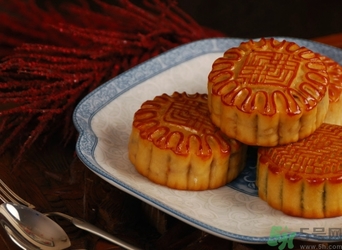 蓮蓉月餅的保質(zhì)期是多久？蓮蓉月餅怎么保存？