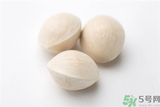 白果什么時(shí)候成熟？沒(méi)熟的白果能不能吃？