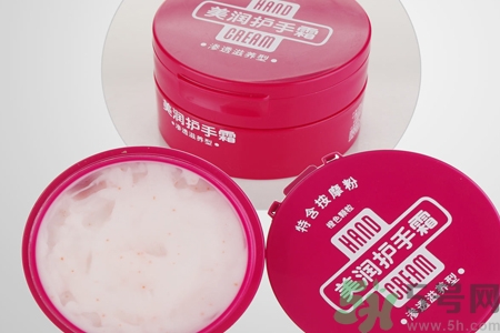 資深堂美潤(rùn)尿素護(hù)手霜怎么樣？資深堂美潤(rùn)尿素護(hù)手霜好用嗎？