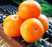 螃蟹和柿子能一起吃嗎？螃蟹和柿子一起吃會(huì)怎樣？