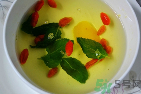 枸杞和檸檬能一起泡水喝嗎？檸檬枸杞茶的功效