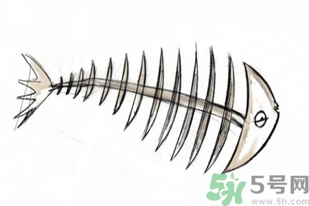 魚刺卡在喉嚨里怎么辦？取魚刺的小技巧有哪些？
