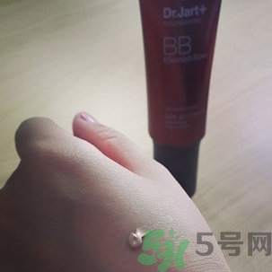 dr.jart銀管和黑管的區(qū)別？蒂佳婷銀色bb和黑色bb哪個(gè)好？