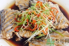 如何挑選新鮮魚？怎樣吃到不被污染的魚？