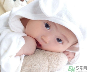 寶寶鼻子有鼻涕出不來怎么辦？寶寶鼻涕清理方法