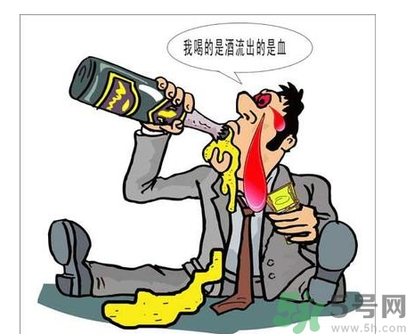酒精中毒的早期癥狀有哪些？酒精中毒的癥狀有哪些？