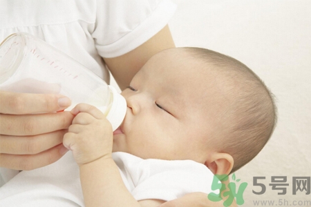 兩個(gè)月嬰兒需要補(bǔ)鈣嗎？?jī)蓚€(gè)月嬰兒補(bǔ)鈣吃什么好？