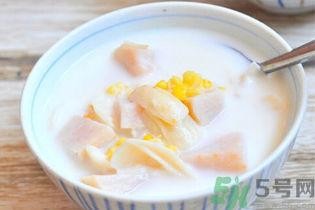 吃芋頭可以喝牛奶嗎？吃芋頭喝牛?奶有什么好處？