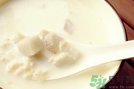 吃芋頭可以喝牛奶嗎？吃芋頭喝牛?奶有什么好處？