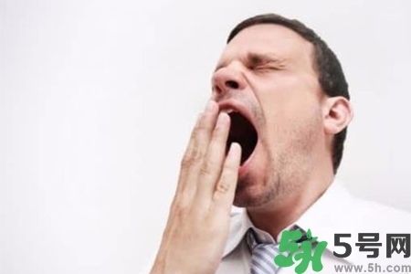 下午犯困怎么辦？犯困按摩什么穴位效果最快？