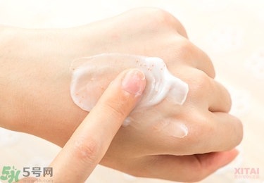 資生堂護(hù)手霜怎么樣？資生堂護(hù)手霜100g紅罐好用嗎？