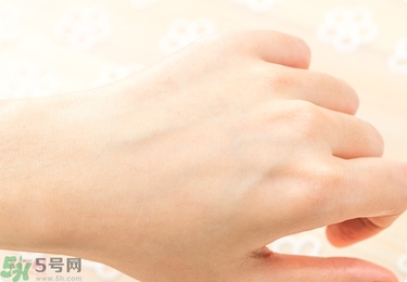 資生堂護(hù)手霜怎么樣？資生堂護(hù)手霜100g紅罐好用嗎？