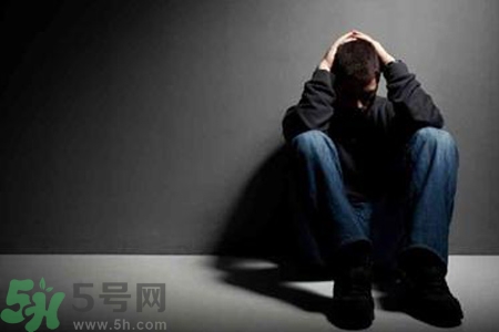 抑郁癥的表現(xiàn)有哪些？抑郁癥和遺傳有關(guān)系嗎？