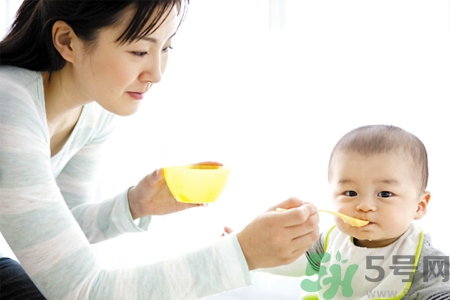嬰兒什么時候吃魚肝油最好？嬰兒如何補魚肝油？