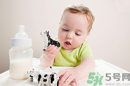 母乳不足的原因是什么？母乳不足怎么辦？