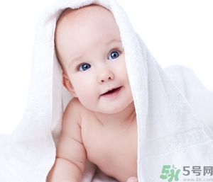 新生兒多久可以剪頭發(fā)？新生兒可以剪頭發(fā)嗎？