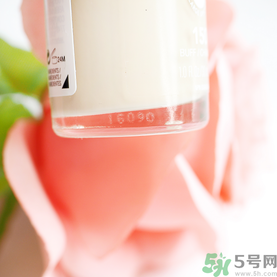 revlon露華濃粉底液怎么樣？露華濃粉底液色號(hào)選擇與試色