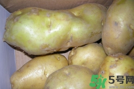 土豆發(fā)綠還能吃嗎？土豆發(fā)綠皮削皮后能吃嗎？