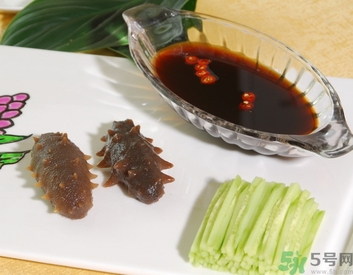 海參可以和雞蛋一起吃嗎？海參可以和雞一起煲湯嗎？