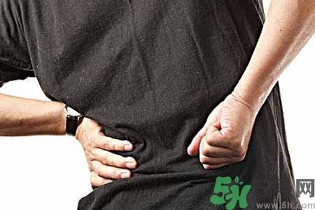 僵直性脊椎炎的癥狀有哪些？怎樣預(yù)防僵直性脊椎炎？