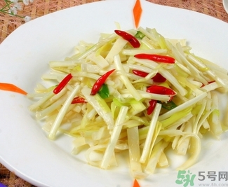 韭黃是怎么長(zhǎng)出來(lái)的？韭黃是怎么種出來(lái)的？