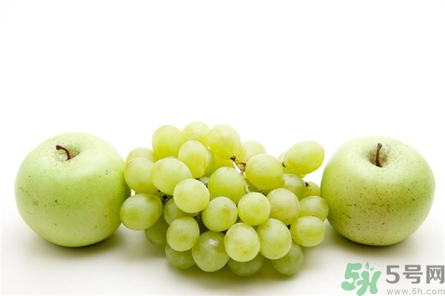 葡萄和蘋(píng)果可以一起吃嗎？葡萄和蘋(píng)果可以一起榨汁嗎？
