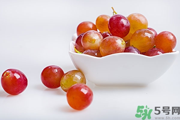 葡萄籽怎么吃效果最好？無(wú)籽葡萄對(duì)身體有害嗎？