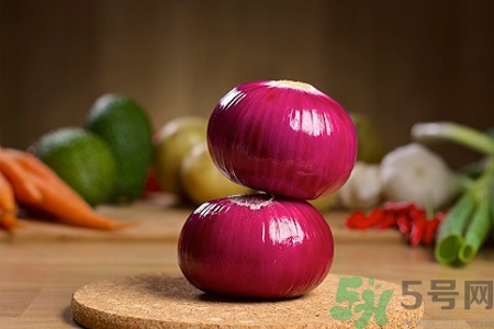 吃洋蔥的好處和壞處是什么？吃洋蔥可以降血糖嗎？