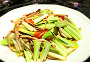 韭黃是蒜黃嗎？韭黃和蒜黃的區(qū)別？