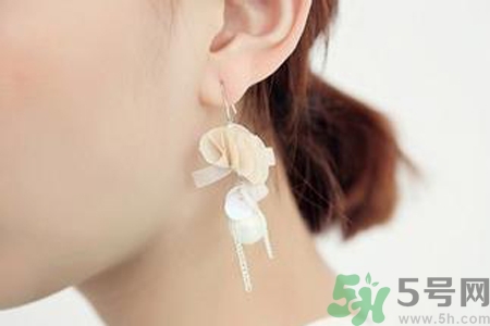 耳洞發(fā)炎流膿怎么辦？耳洞紅腫癢怎么辦？
