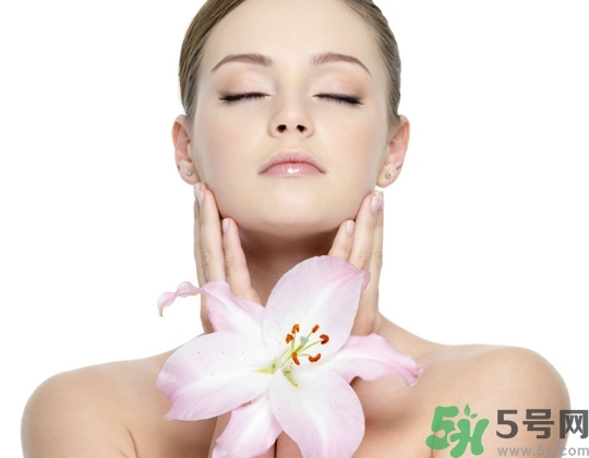 夏天曬黑了多久恢復(fù)？夏天曬黑了怎么白回來？