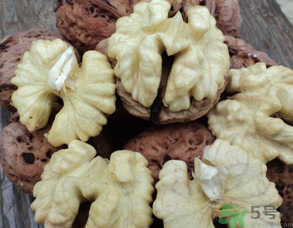 新鮮核桃能吃嗎？新鮮核桃能生吃嗎？
