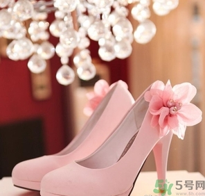 結(jié)婚可以穿粉色嗎？結(jié)婚可以穿粉色婚紗嗎？