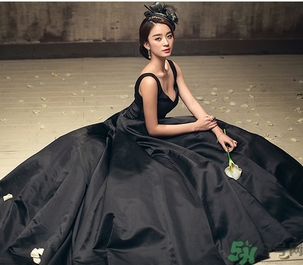 結(jié)婚可以穿黑襯衫嗎？參加婚禮可以穿黑色衣服嗎？